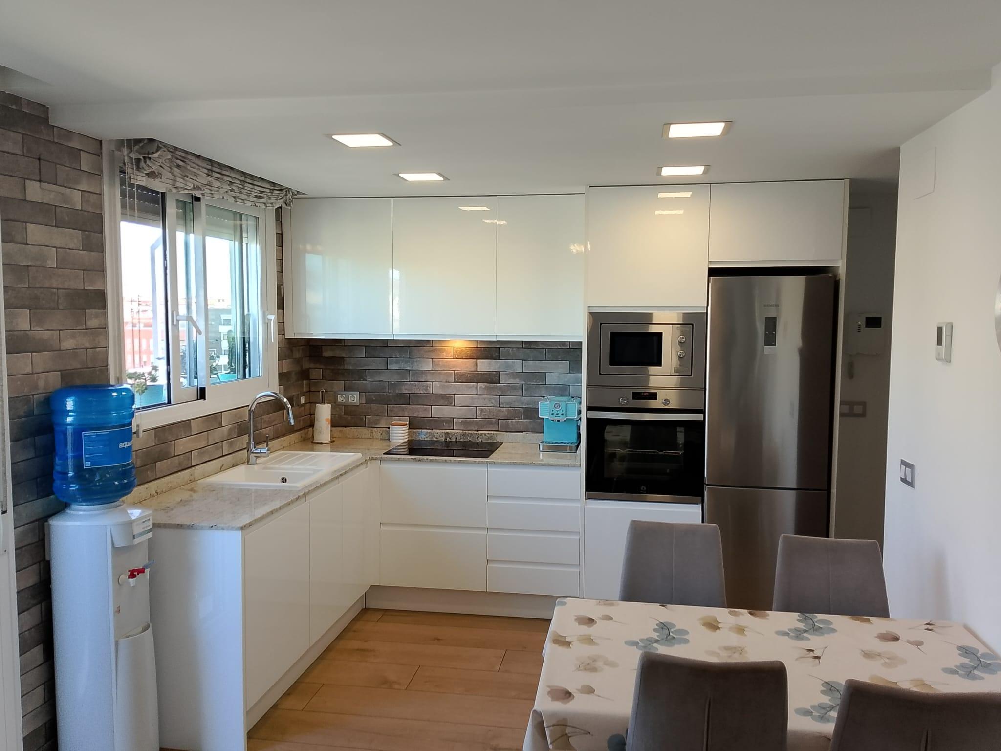 Imagen 4 Ático en venta en Castellón De La Plana/castelló De La Plana /  Ubicado en Tárrega Montebl...