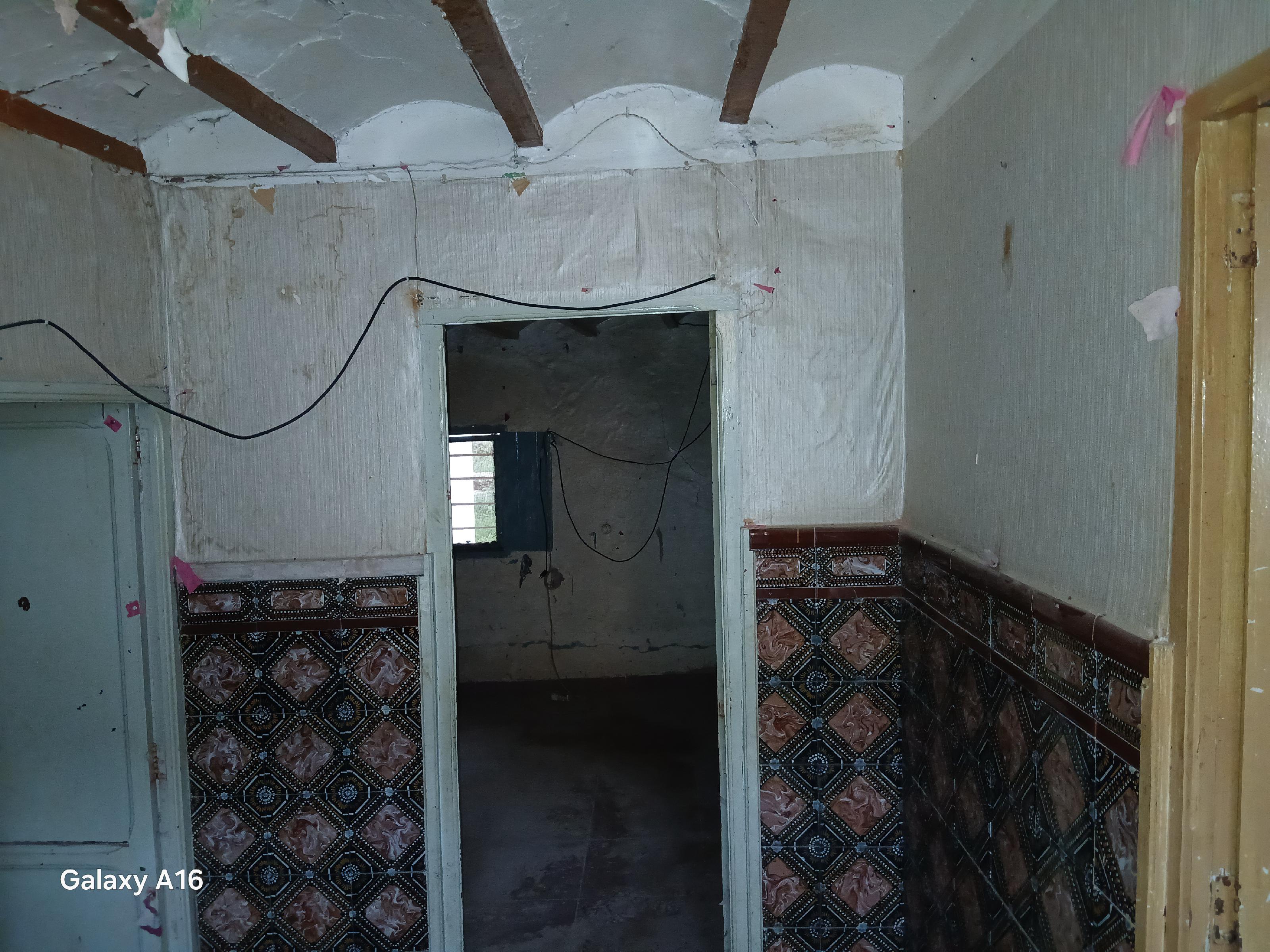 Imagen 2 Casa Adosada en venta en Onda /   Barrio del tosalet, justamente detrás del castillo.