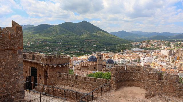 Imagen 9 Inmueble 302090 - Casa Adosada en venta en Onda /   Barrio del tosalet, justamente detrás del castillo.