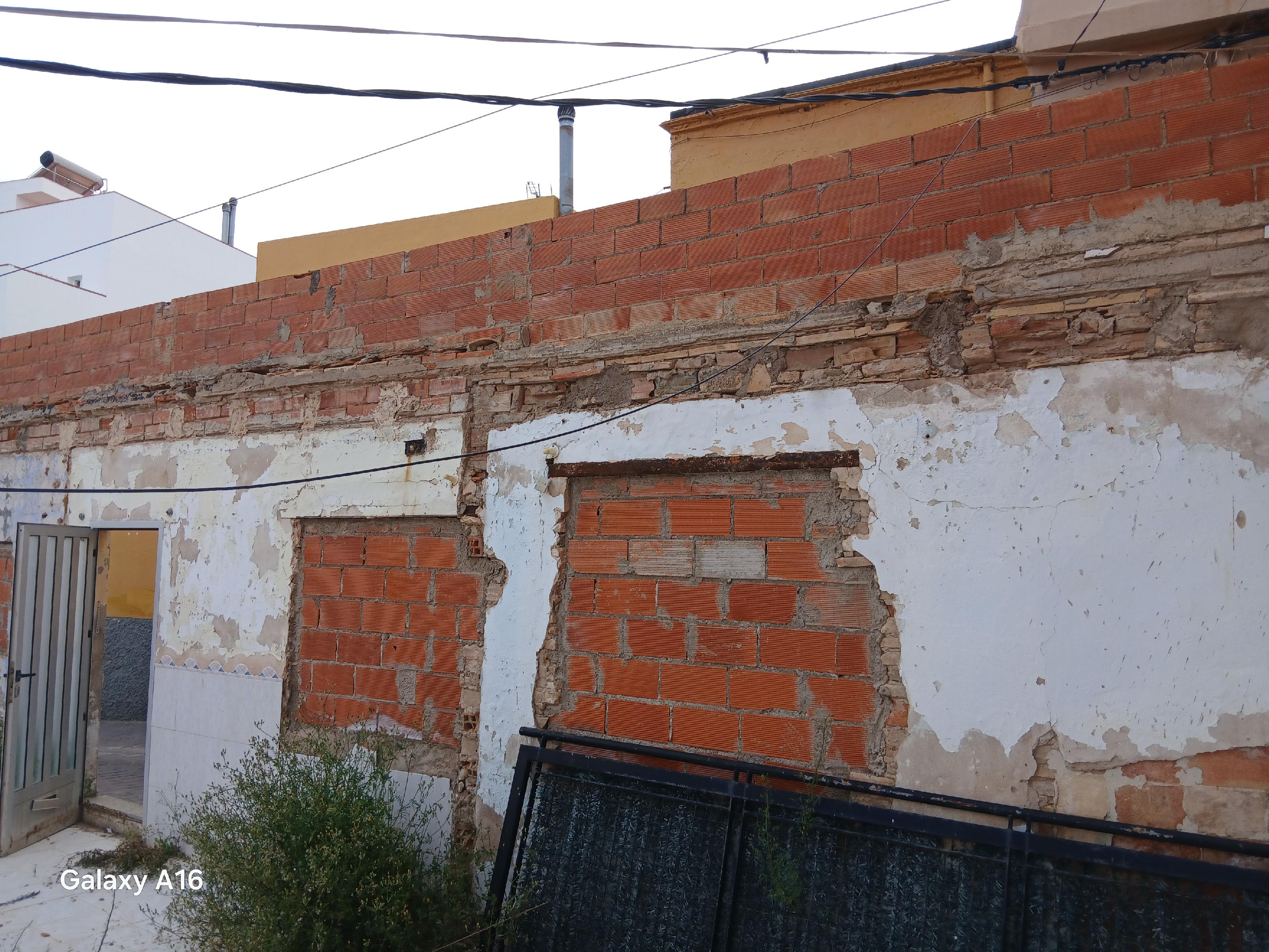 Imagen 3 Casa Pareada en venta en Onda /  Urbanización tranquila en una buena zona, Oportunidad