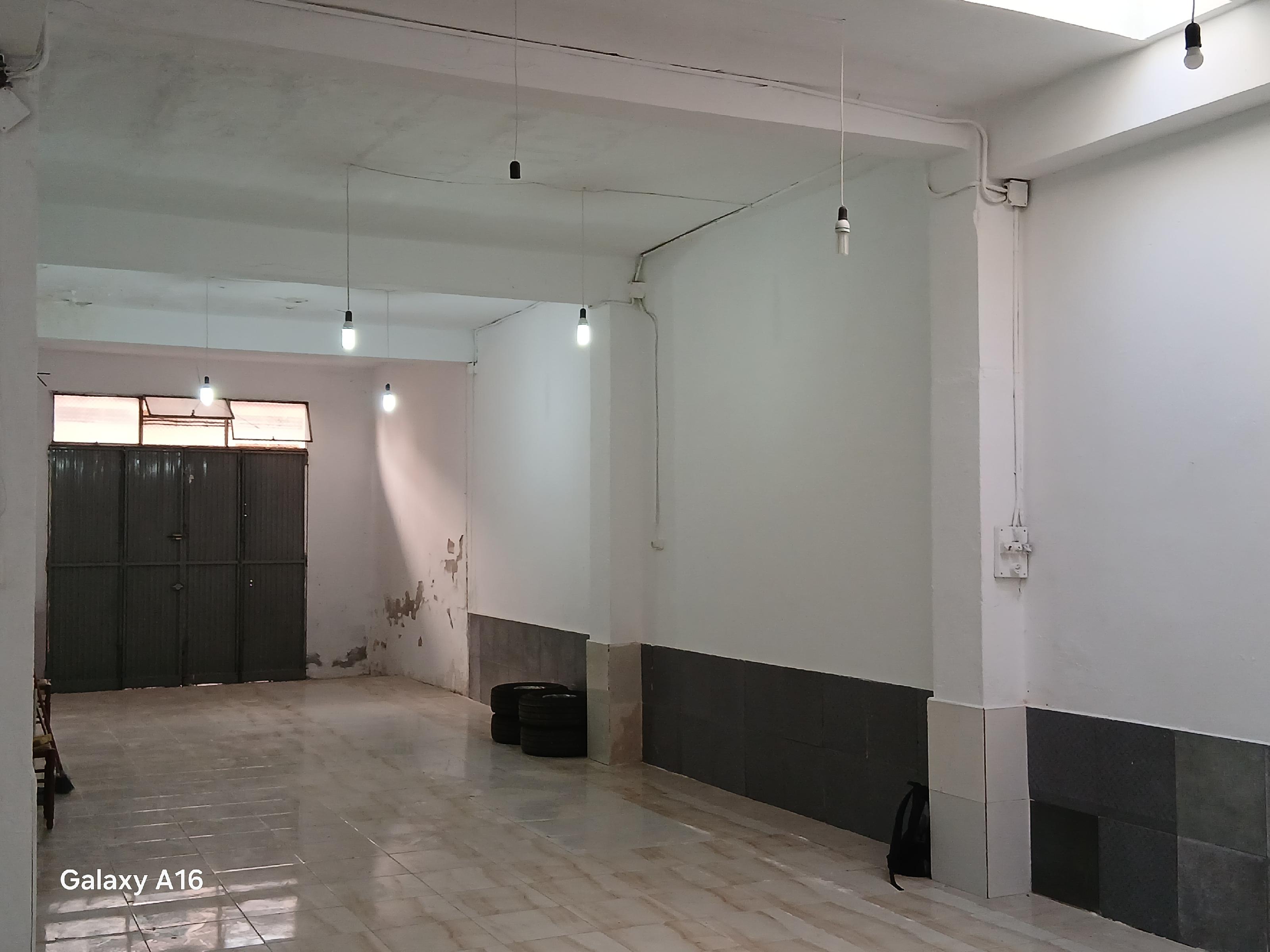 Imagen 10 Local Comercial en venta en Borriana/burriana /  Ubicado en zona de entrada y salida. Apto...