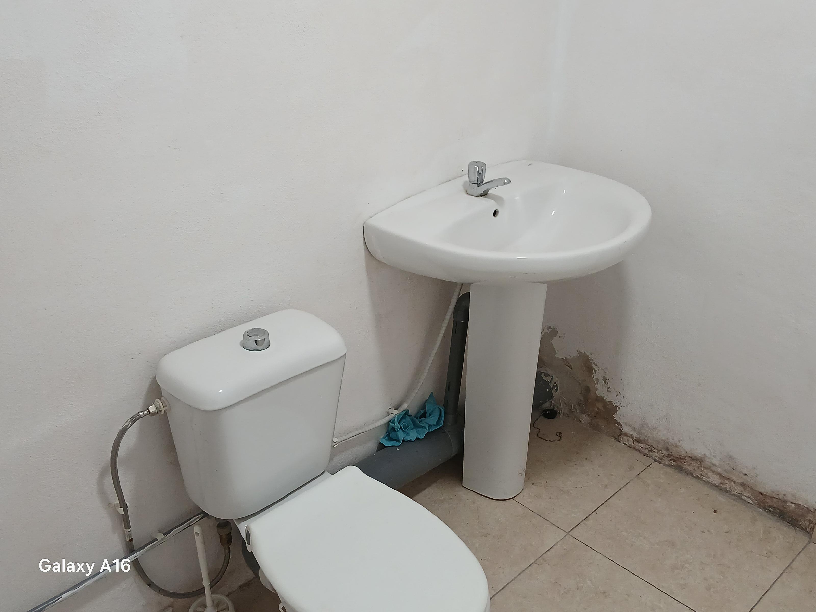 Imagen 11 Local Comercial en venta en Borriana/burriana /  Ubicado en zona de entrada y salida. Apto...