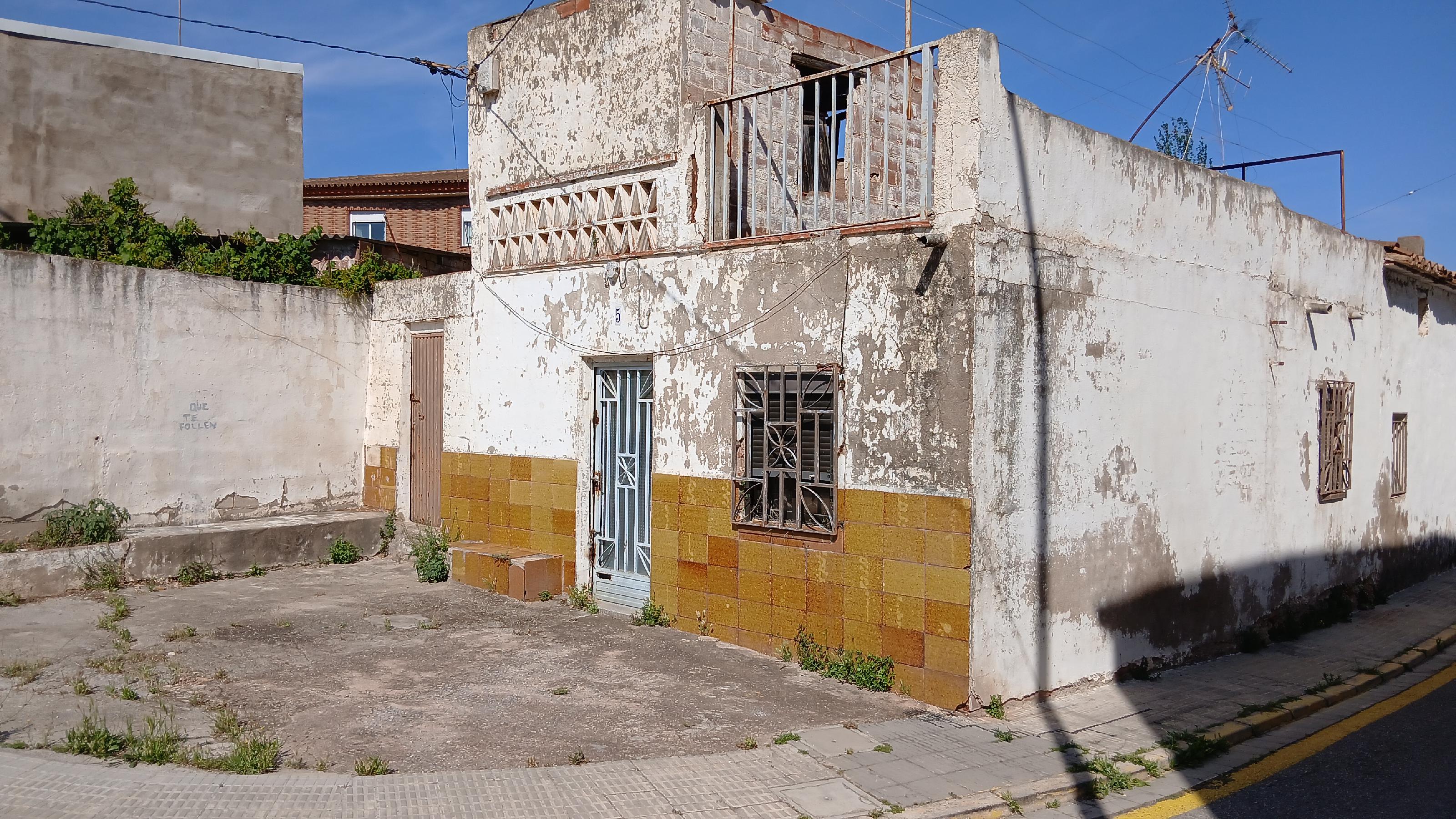 Imagen 1 Casa Pareada en venta en Onda /  Casa con muchas posibilidades, para reformar,sin acceso