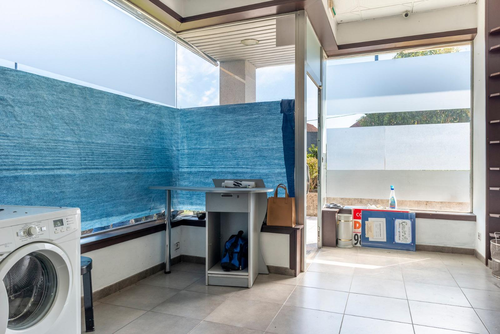 Imagen 10 Local Comercial en venta en Vigo / Zona Ramon Neto