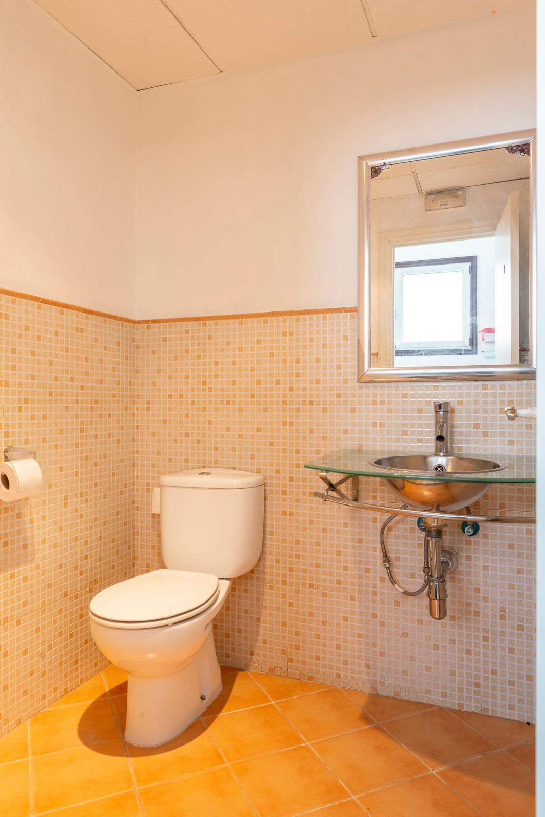 Imagen 8 Local Comercial en venta en Vigo / Zona Ramon Neto