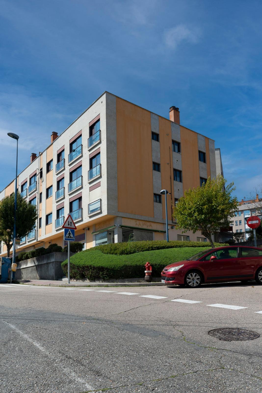 Imagen 1 Local Comercial en venta en Vigo / Zona Ramon Neto