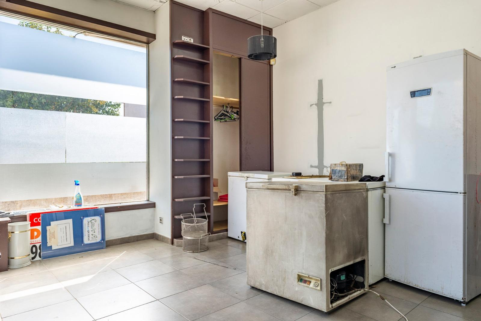 Imagen 23 Local Comercial en venta en Vigo / Zona Ramon Neto