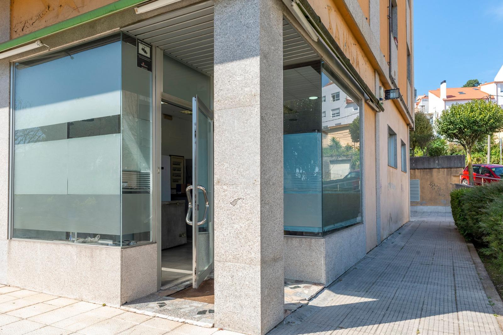 Imagen 25 Local Comercial en venta en Vigo / Zona Ramon Neto