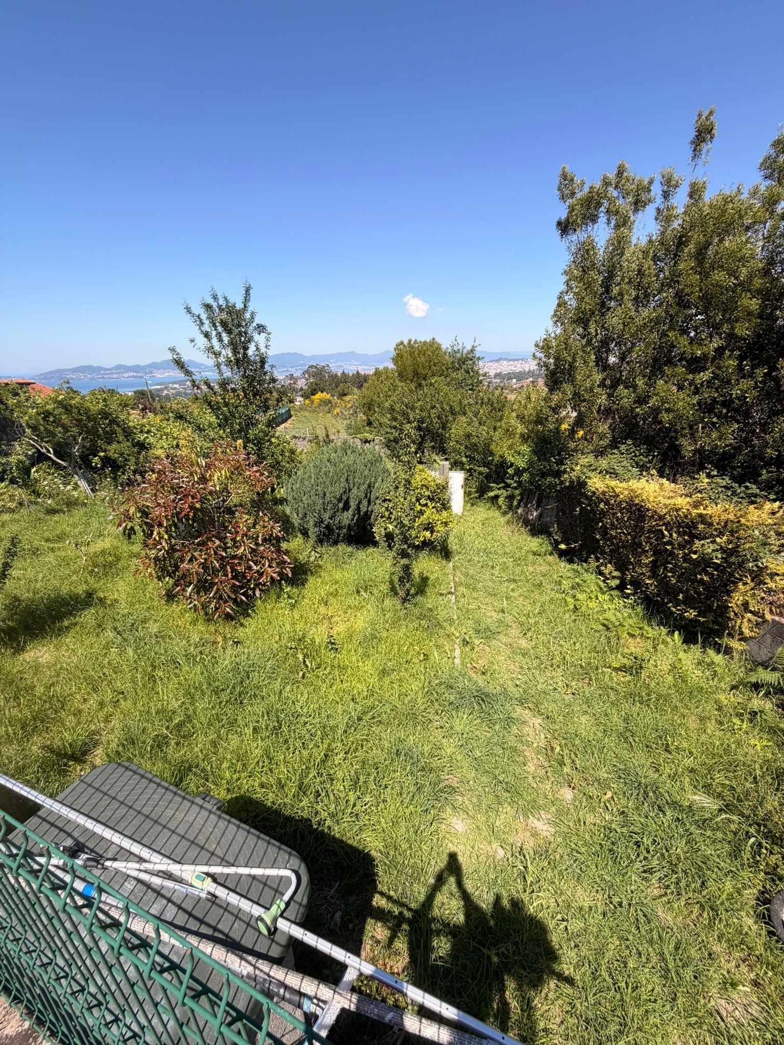Imagen 5 Casa Aislada en venta en Vigo / Frente al parque de Fragoselo 