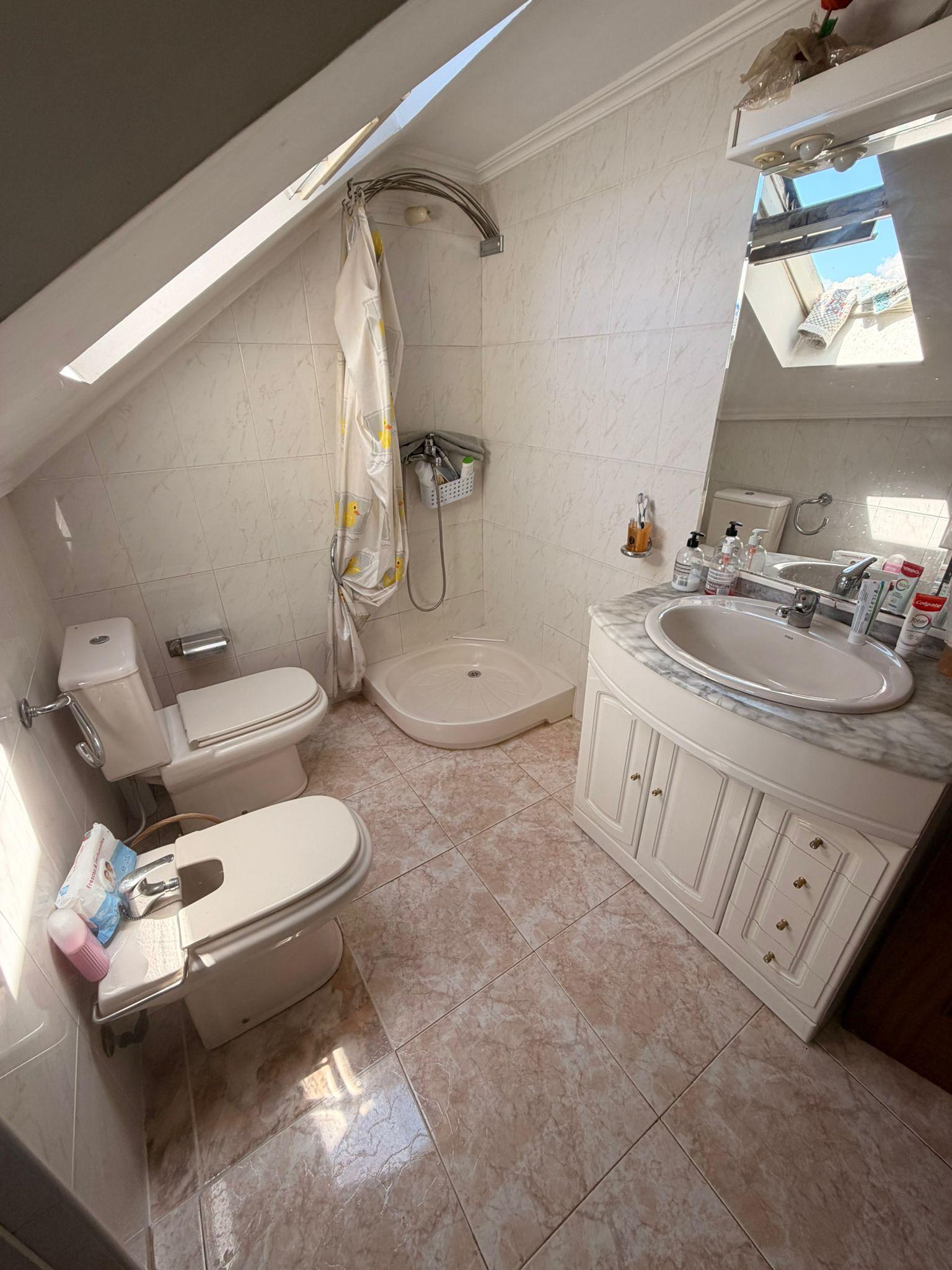 Imagen 16 Casa Aislada en venta en Vigo / Frente al parque de Fragoselo 