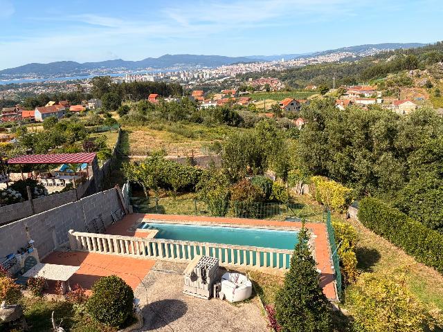 Imagen 1 Inmueble 302685 - Casa Aislada en venta en Vigo / Frente al parque de Fragoselo 
