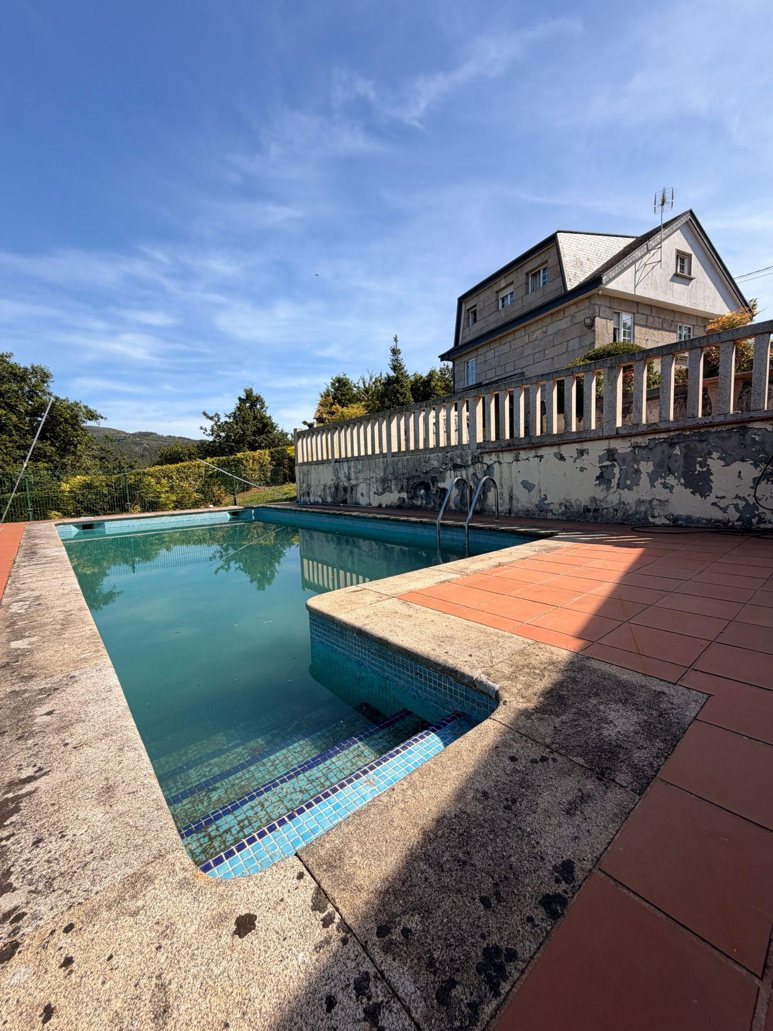 Imagen 22 Casa Aislada en venta en Vigo / Frente al parque de Fragoselo 