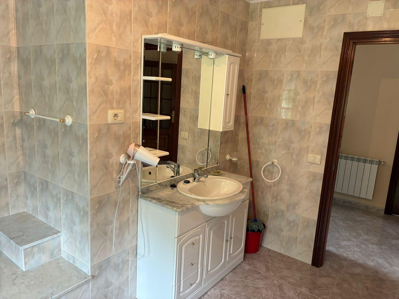 Imagen 12 Casa Aislada en venta en Porriño O / A 10 min del centro de Porriño 