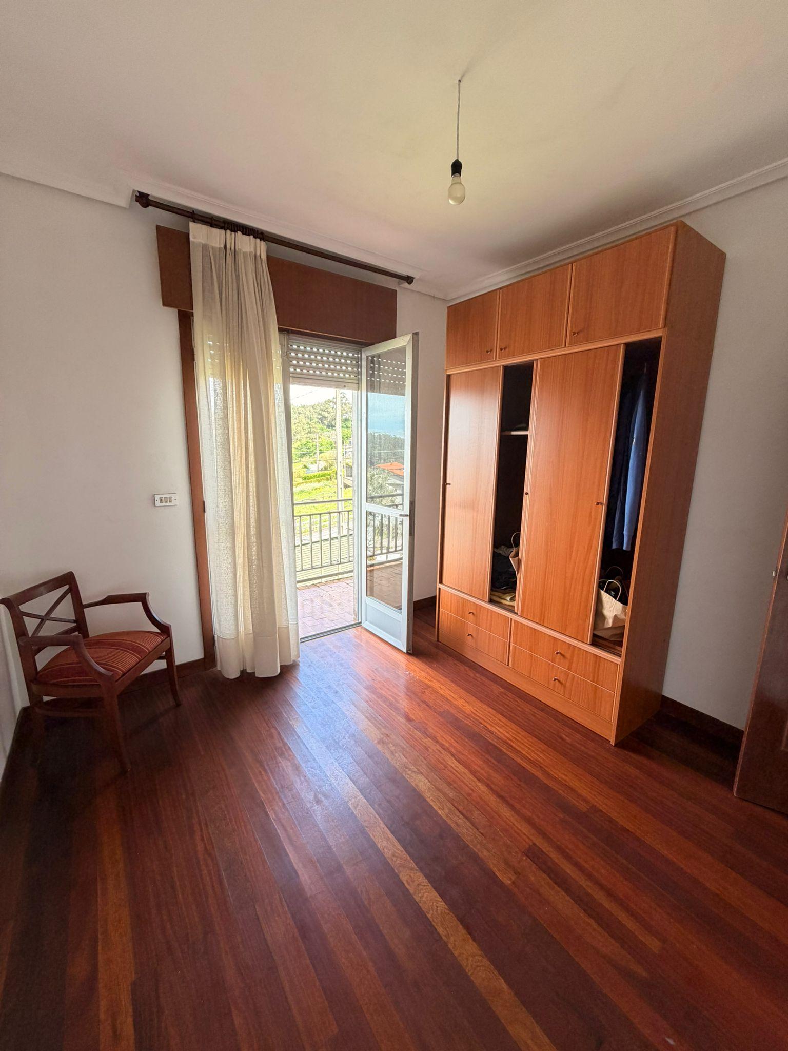 Imagen 2 Casa Aislada en venta en Vigo / Zona residencial de Bembrive, vistas al mar