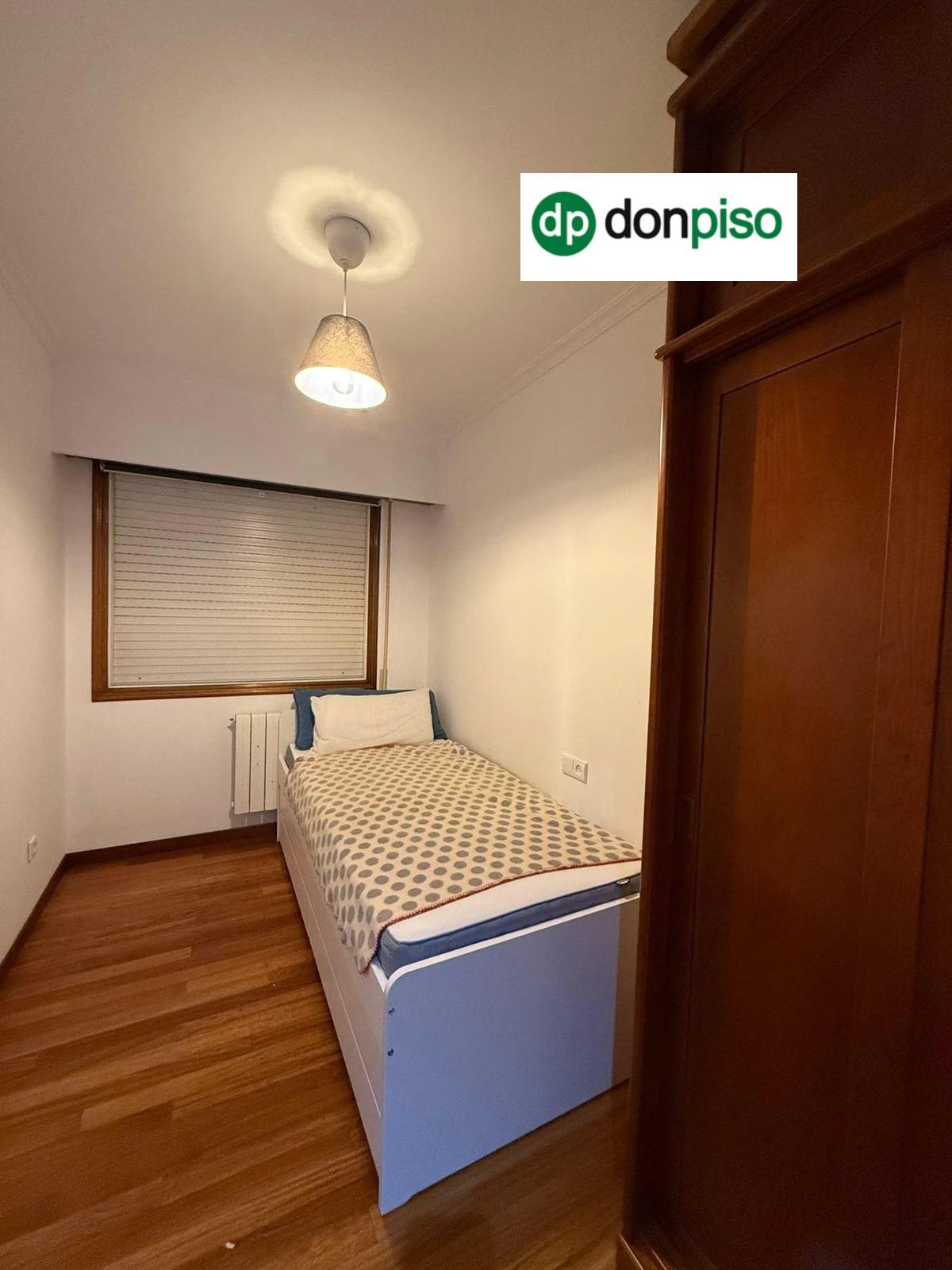 Imagen 4 Apartamento en venta en Vigo / En el corazon de la Plaza de la Miñoca