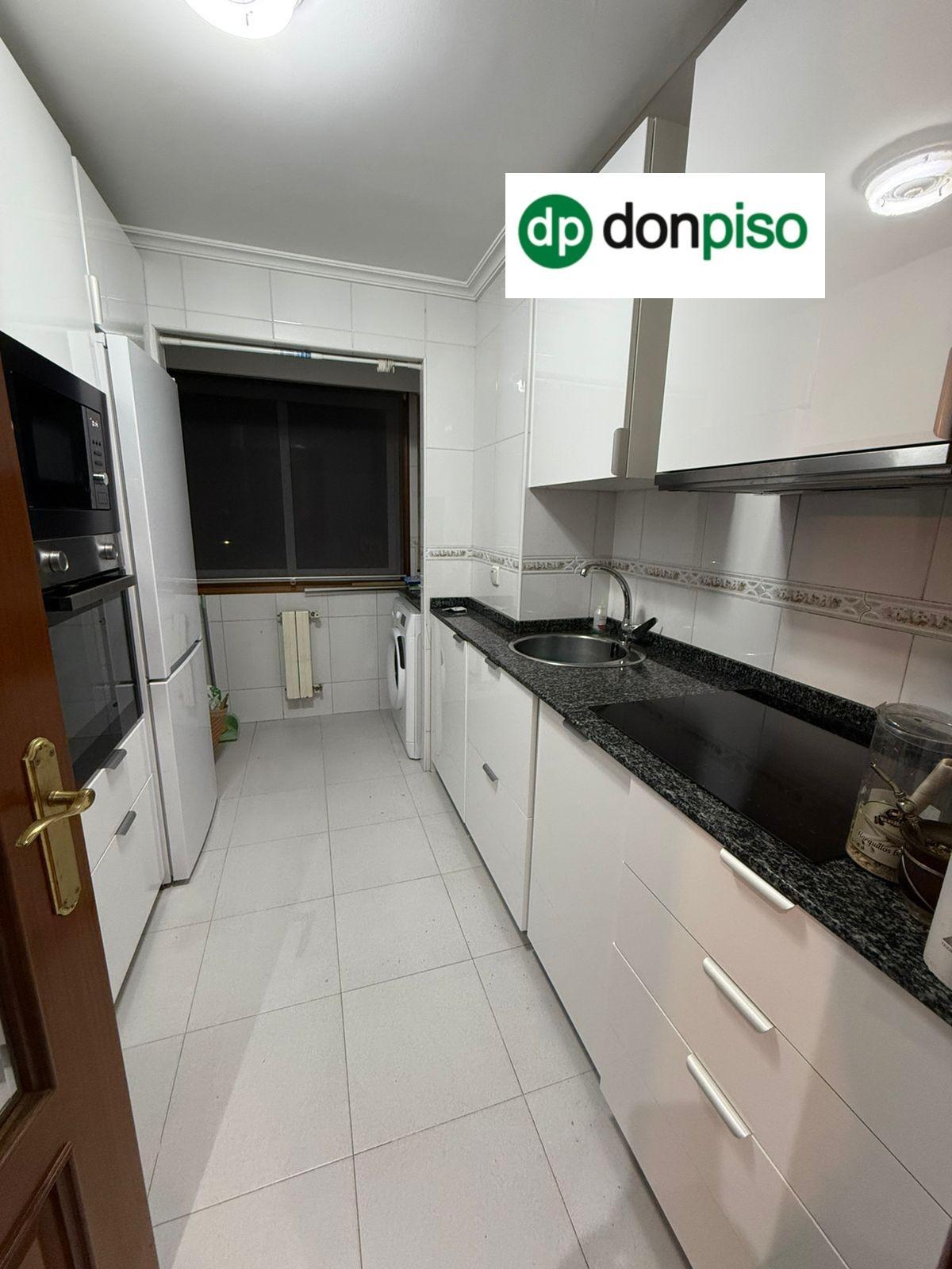 Imagen 2 Apartamento en venta en Vigo / En el corazon de la Plaza de la Miñoca