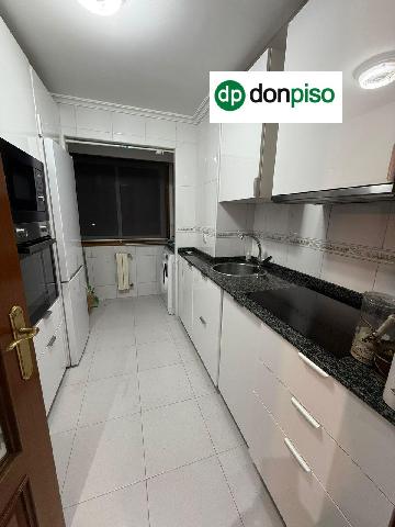 Imagen 2 Inmueble 303888 - Apartamento en venta en Vigo / En el corazon de la Plaza de la Miñoca