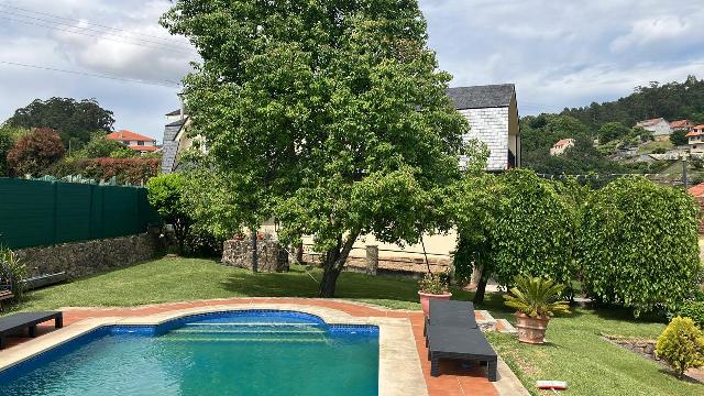 Imagen 1 Inmueble 304649 - Casa Aislada en venta en Pontevedra / A tan solo 15 min y 13km del centro de Pontevedra