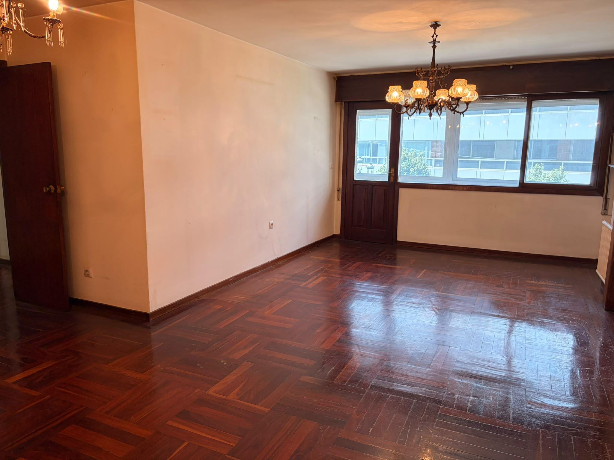 Imagen 1 Piso en venta en Vigo / Sobre Av Camelias cerca de parque O Castro