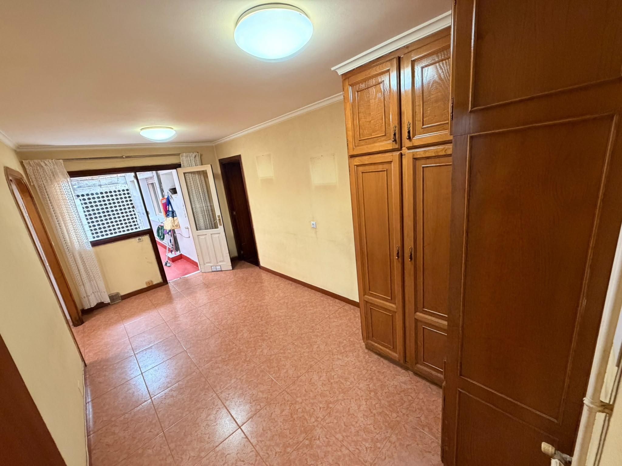 Imagen 6 Piso en venta en Vigo / Sobre Av Camelias cerca de parque O Castro