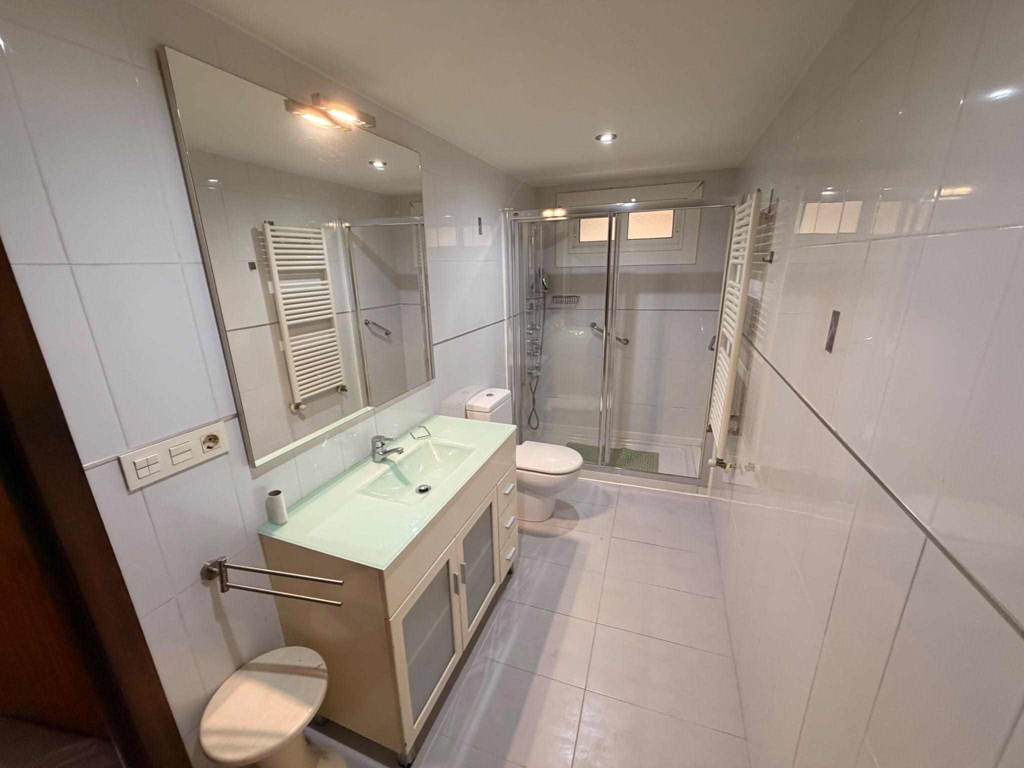 Imagen 14 Piso en venta en Vigo / Sobre Av Camelias cerca de parque O Castro