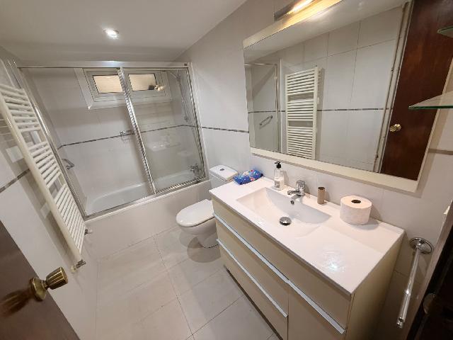 Imagen 18 Inmueble 305102 - Piso en venta en Vigo / Sobre Av Camelias cerca de parque O Castro