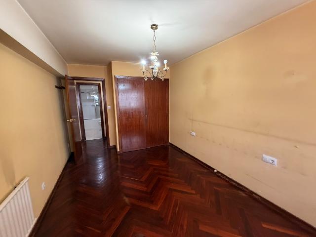 Imagen 21 Inmueble 305102 - Piso en venta en Vigo / Sobre Av Camelias cerca de parque O Castro