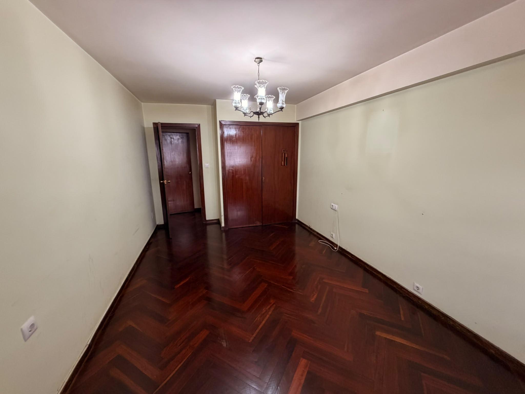 Imagen 8 Piso en venta en Vigo / Sobre Av Camelias cerca de parque O Castro