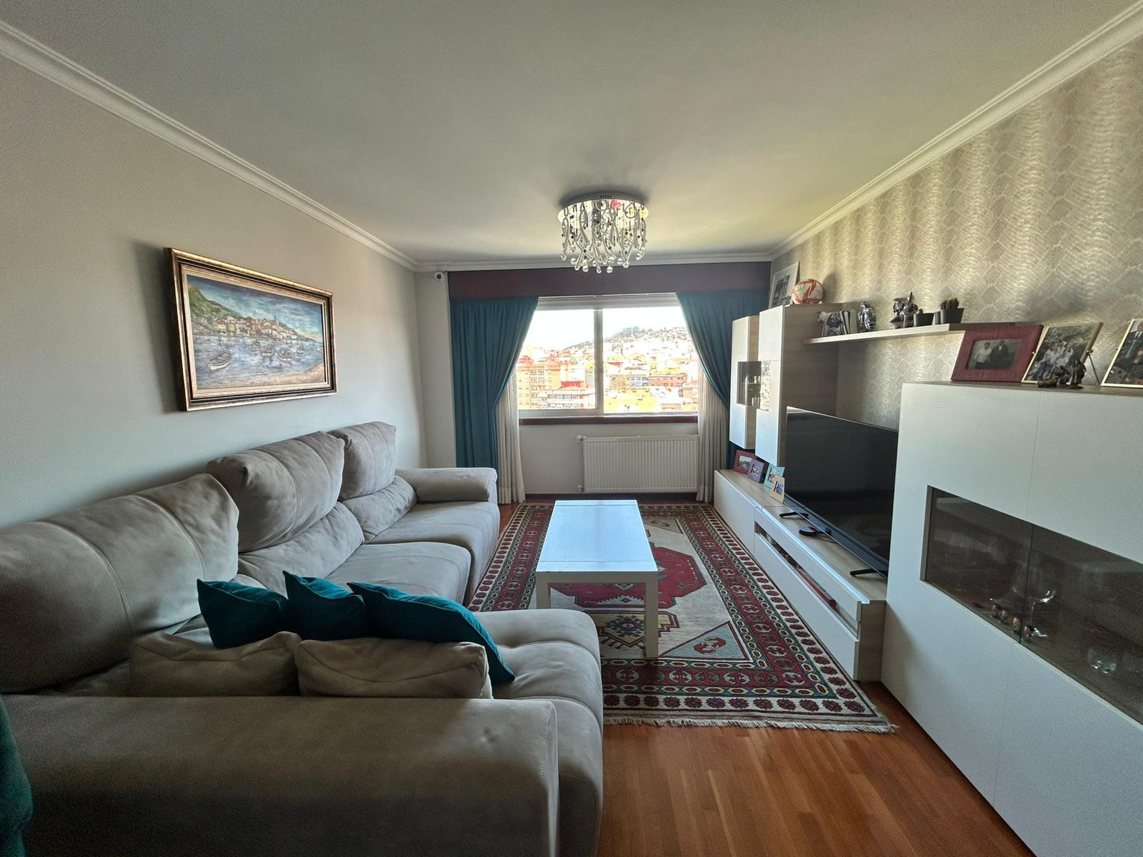Imagen 1 Apartamento en alquiler en Vigo / Plaza das Palmeras, 
