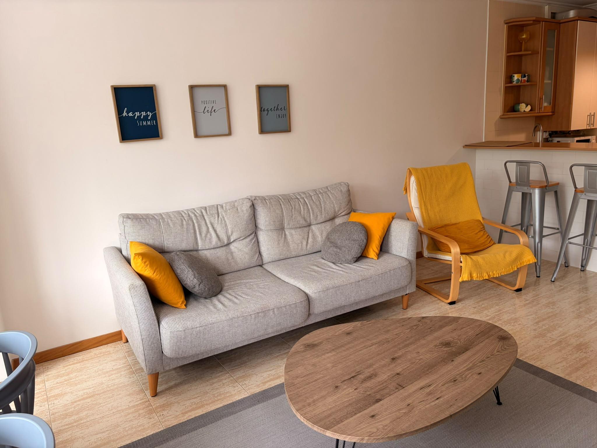 Imagen 2 Apartamento en alquiler en Vigo / Frente a la playa de Samil