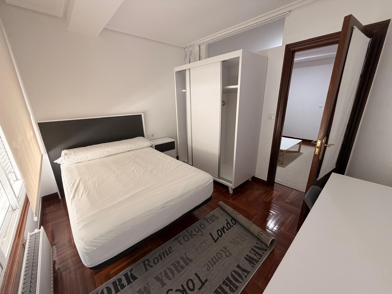 Imagen 23 Apartamento en alquiler en Vigo / A solo 100 mts de peritos