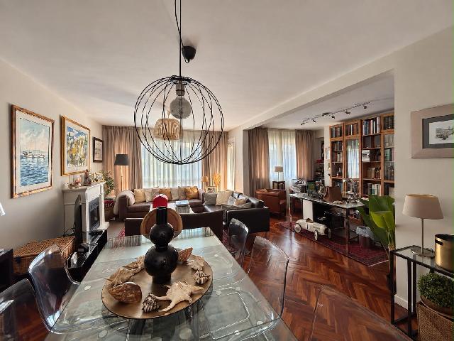 Imagen 1 Inmueble 306018 - Piso en venta en Vigo / A 50mts del centro comercial Vialia