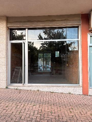 Imagen 2 Inmueble 306103 - Local Comercial en alquiler en Vigo / En el corazon de la plaza de la Miñoca