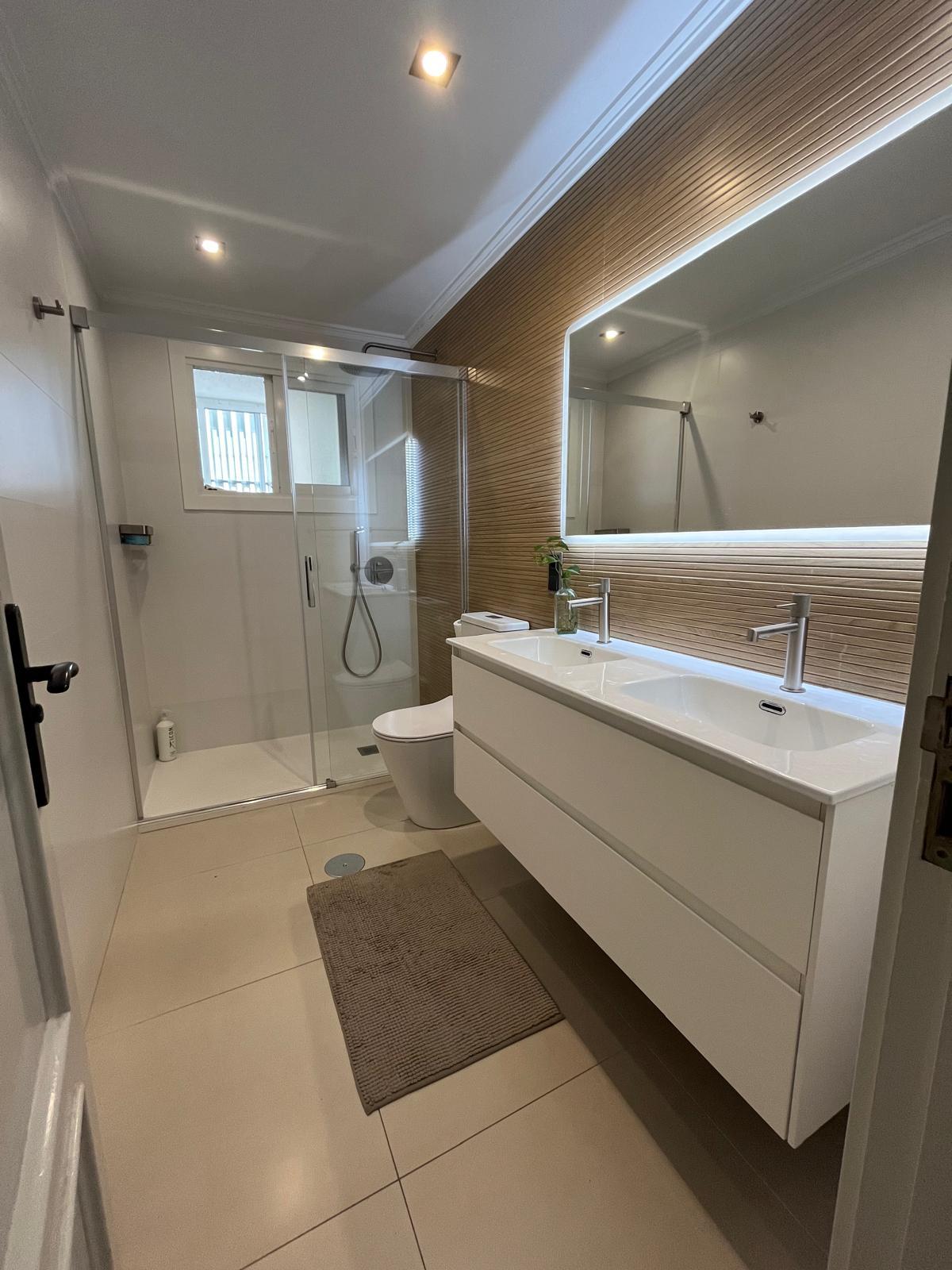 Imagen 14 Piso en venta en Vigo / En Castelao a 200 mts de plaza America