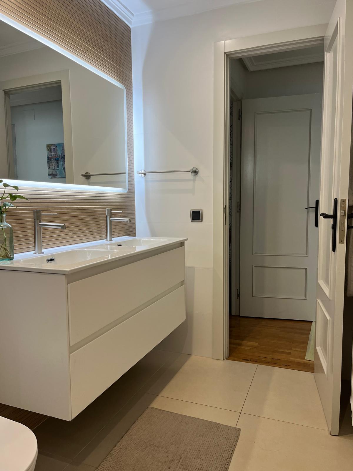 Imagen 21 Piso en venta en Vigo / En Castelao a 200 mts de plaza America