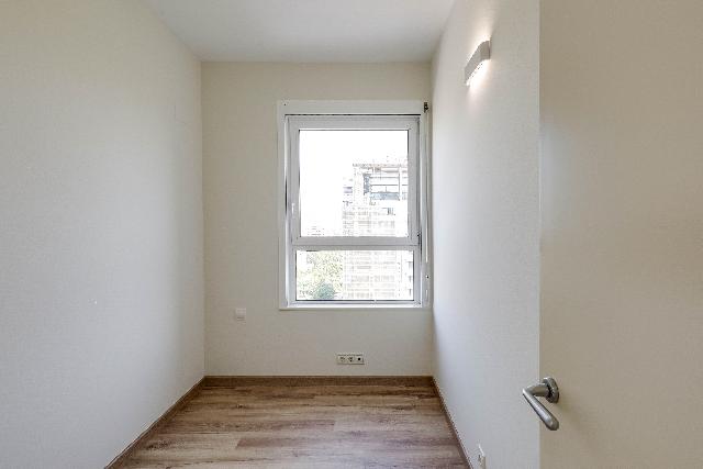 Imagen 5 Inmueble 300866 - Piso en venta en Barcelona / Passeig Taulat - En segunda línea de mar