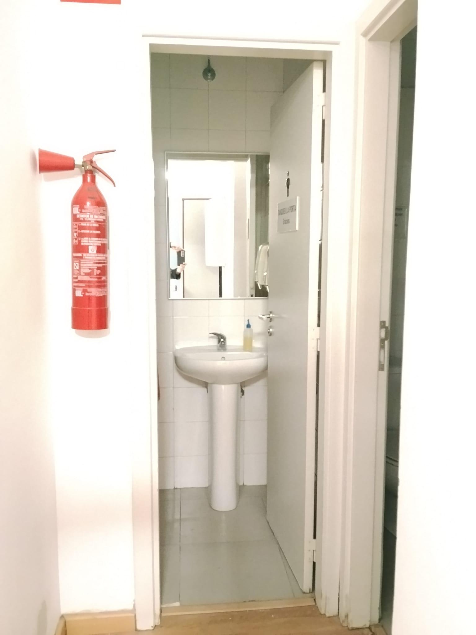 Imagen 12 Local Comercial en venta en Barcelona / La Vila Olímpica del Poblenou - Llull