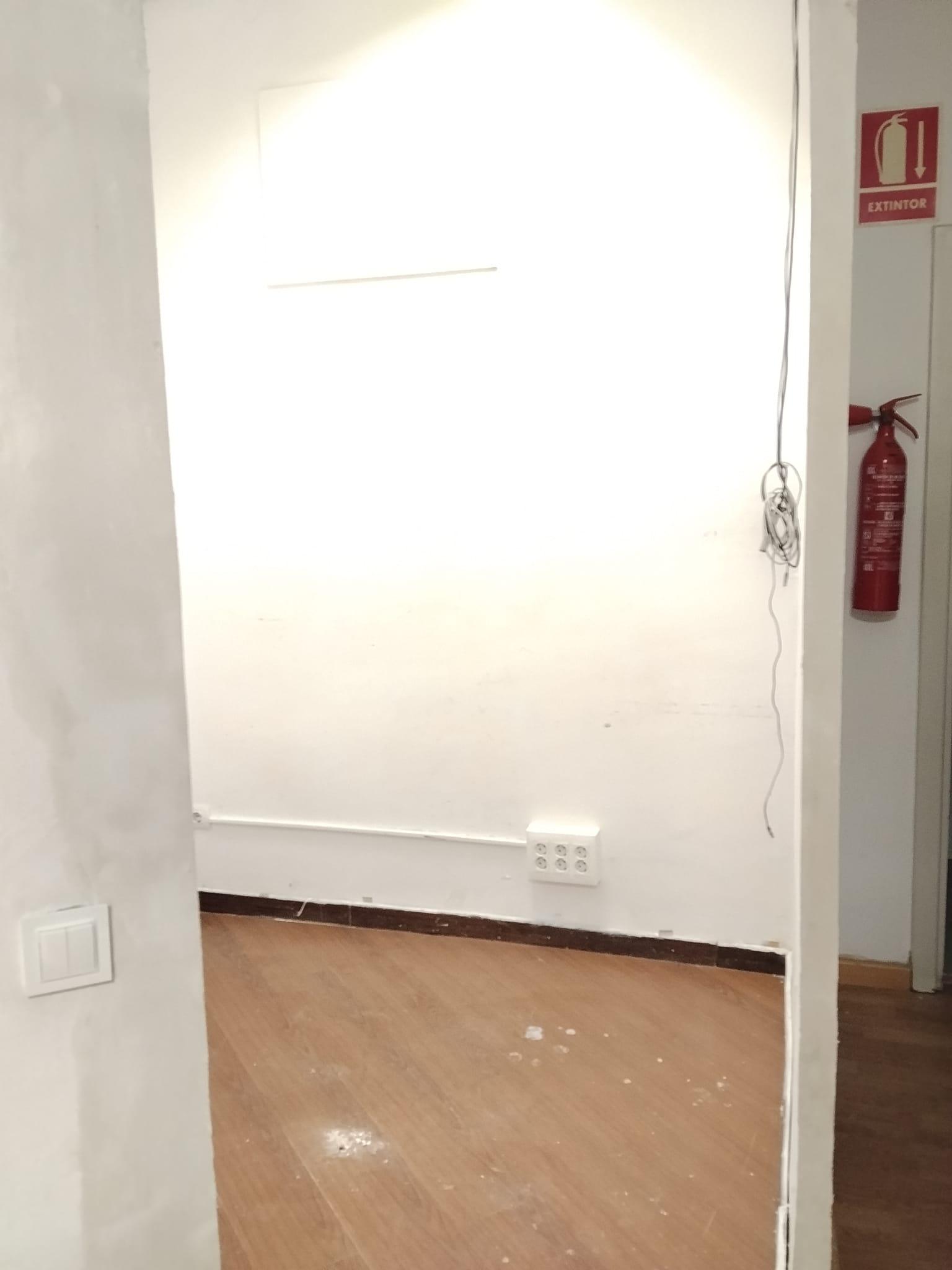 Imagen 15 Local Comercial en venta en Barcelona / La Vila Olímpica del Poblenou - Llull