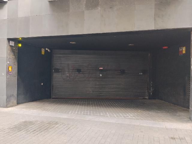 Imagen 1 Inmueble 303251 - Parking Coche en venta en Barcelona / Calle Camí Antic de Valencia