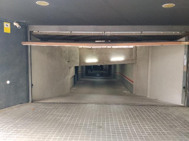 Imagen 2 Inmueble 303251 - Parking Coche en venta en Barcelona / Calle Camí Antic de Valencia