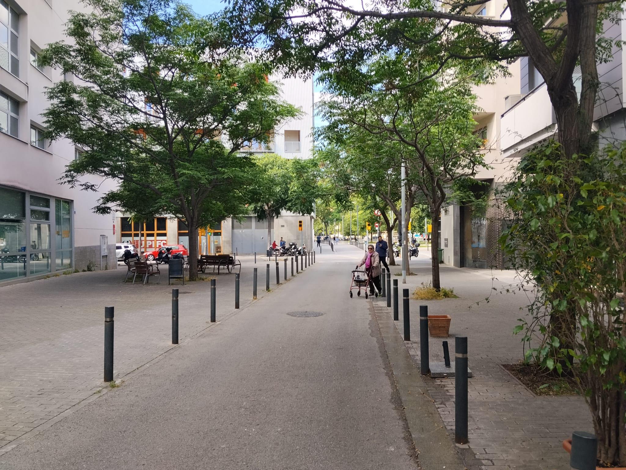 Imagen 15 Parking Coche en venta en Barcelona / Calle Camí Antic de Valencia