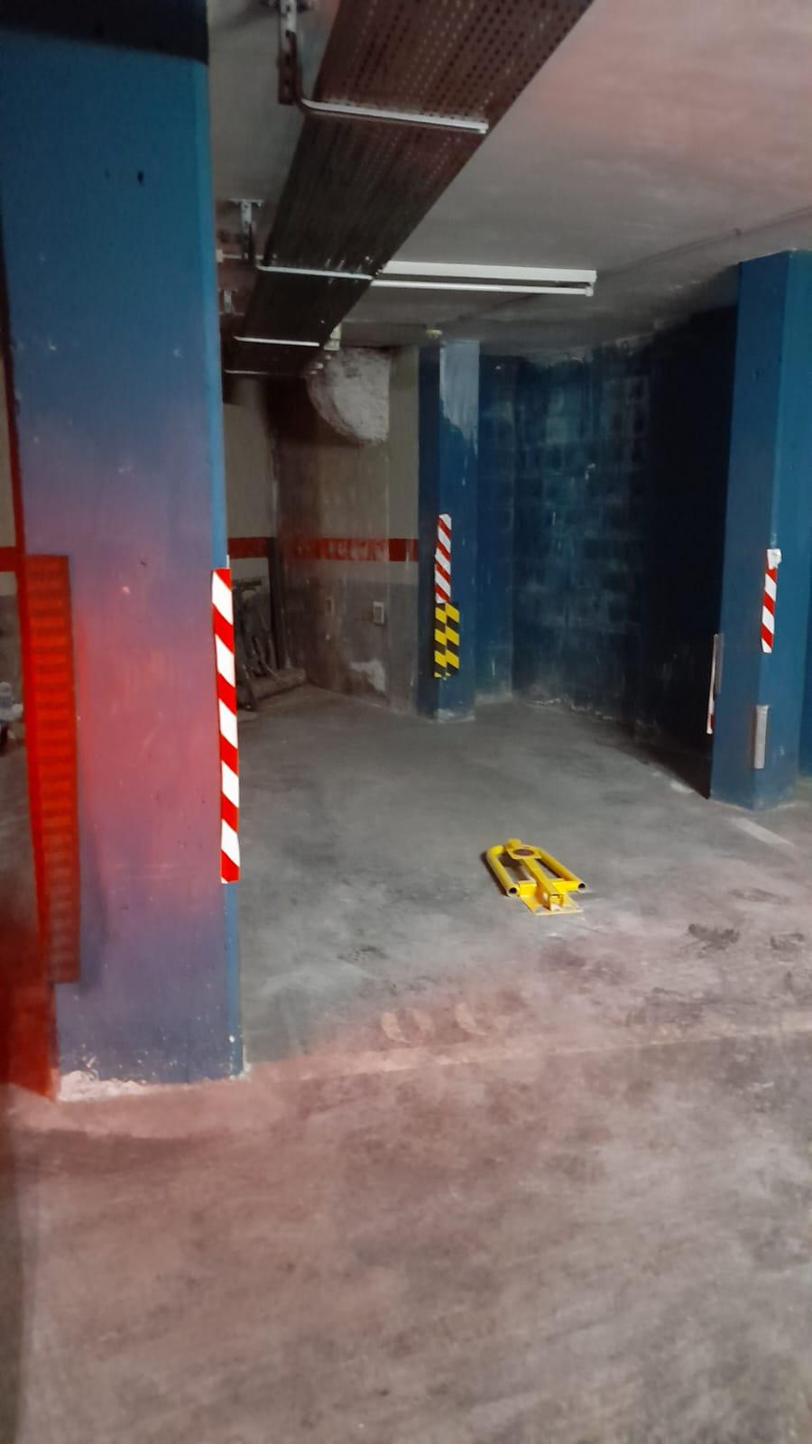 Imagen 5 Parking Coche en venta en Barcelona / Calle Camí Antic de Valencia