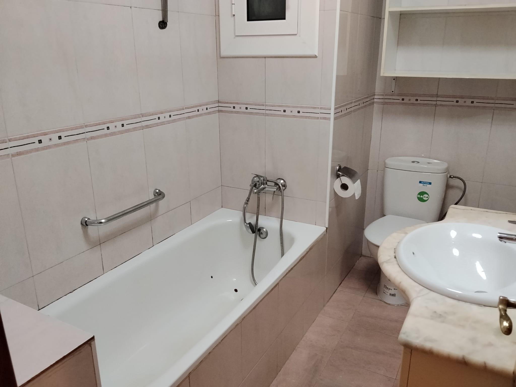 Imagen 4 Piso en venta en Barcelona / Freser - Camp de l´Arpa