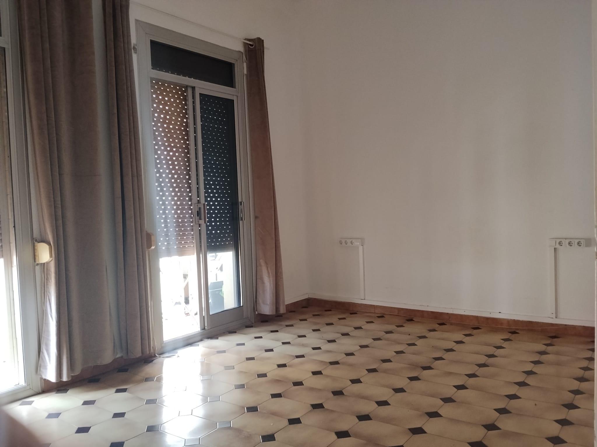 Imagen 2 Piso en venta en Barcelona / María Aguiló - Poblenou 