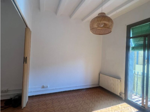 Imagen 2 Inmueble 305000 - Piso en venta en Barcelona / Junto al Mercado del Clot