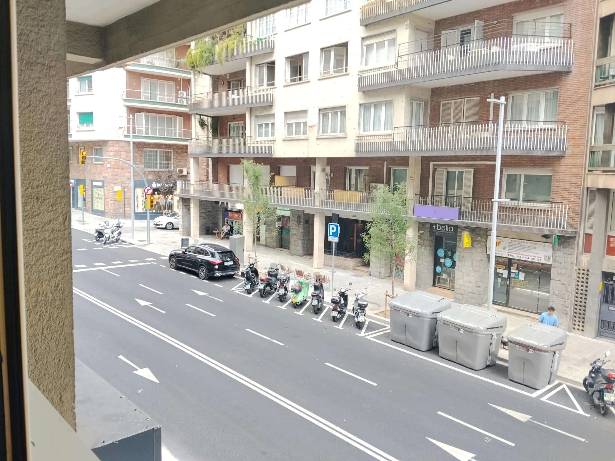 Imagen 1 Oficina Comercial en alquiler en Barcelona / Balmes - Sarria Sant Gervasi