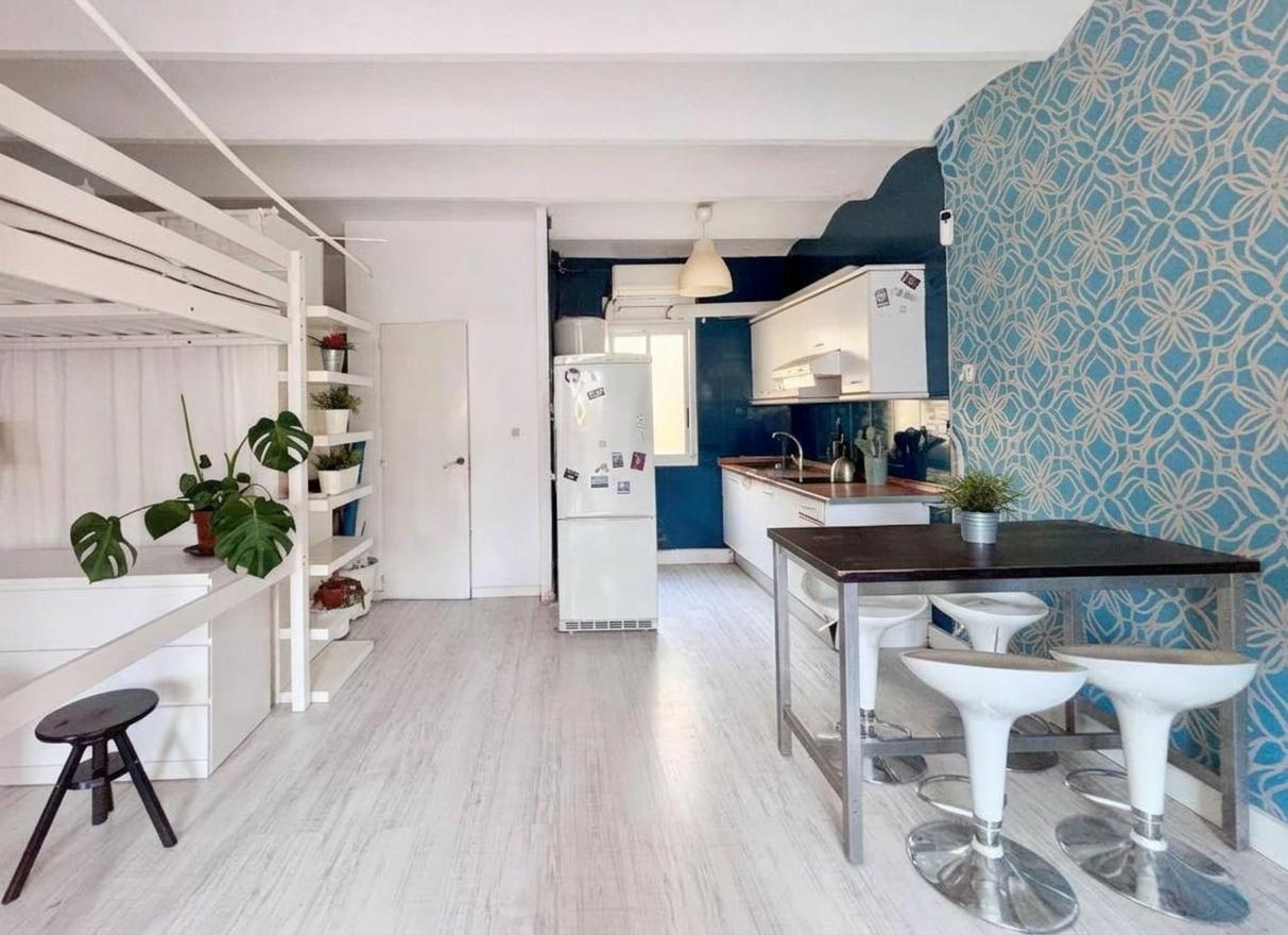 Imagen 3 Piso en venta en Barcelona / Robador - Hospital
