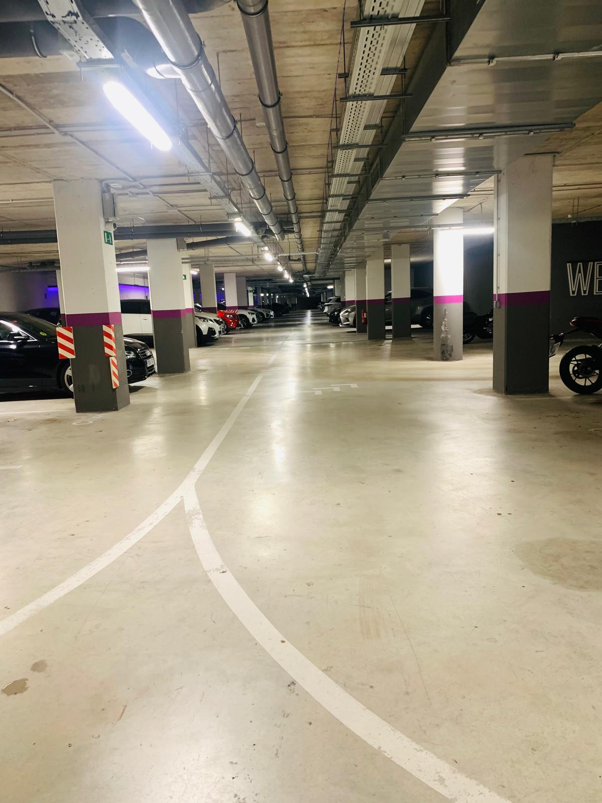 Imagen 27 Piso en venta en Badalona / Industria - Badalona