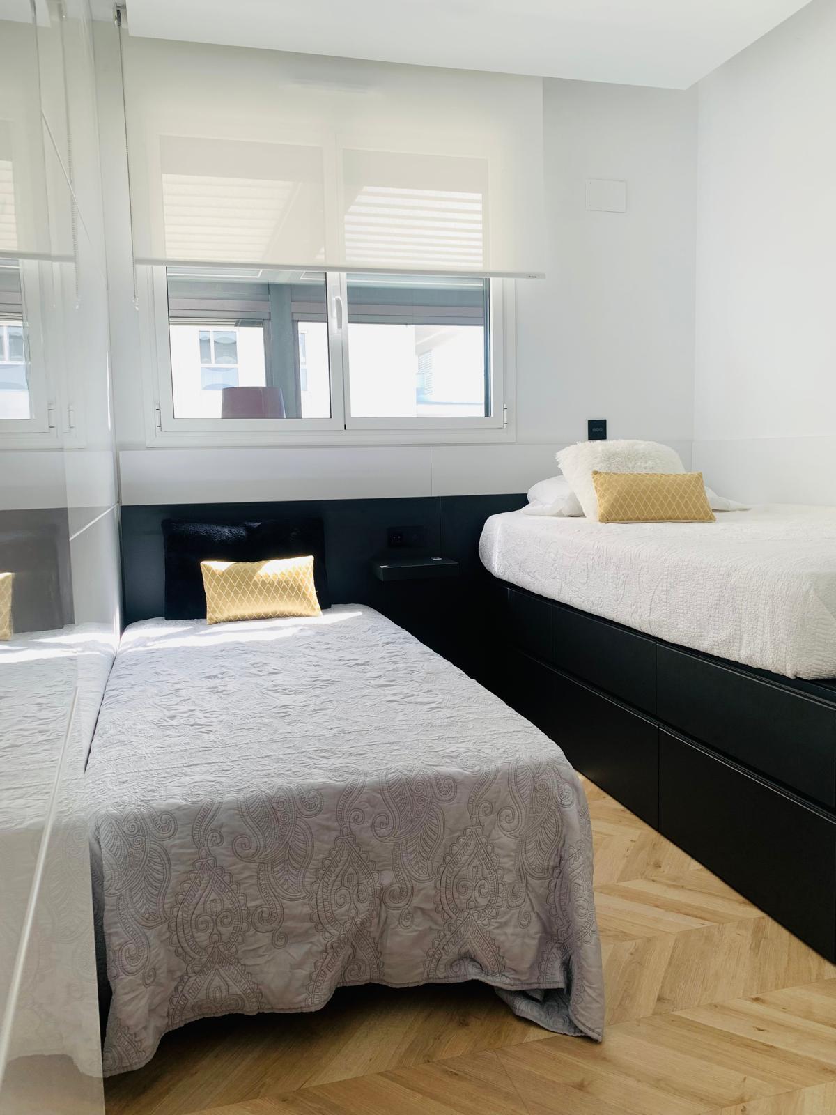 Imagen 5 Piso en venta en Badalona / Industria - Badalona