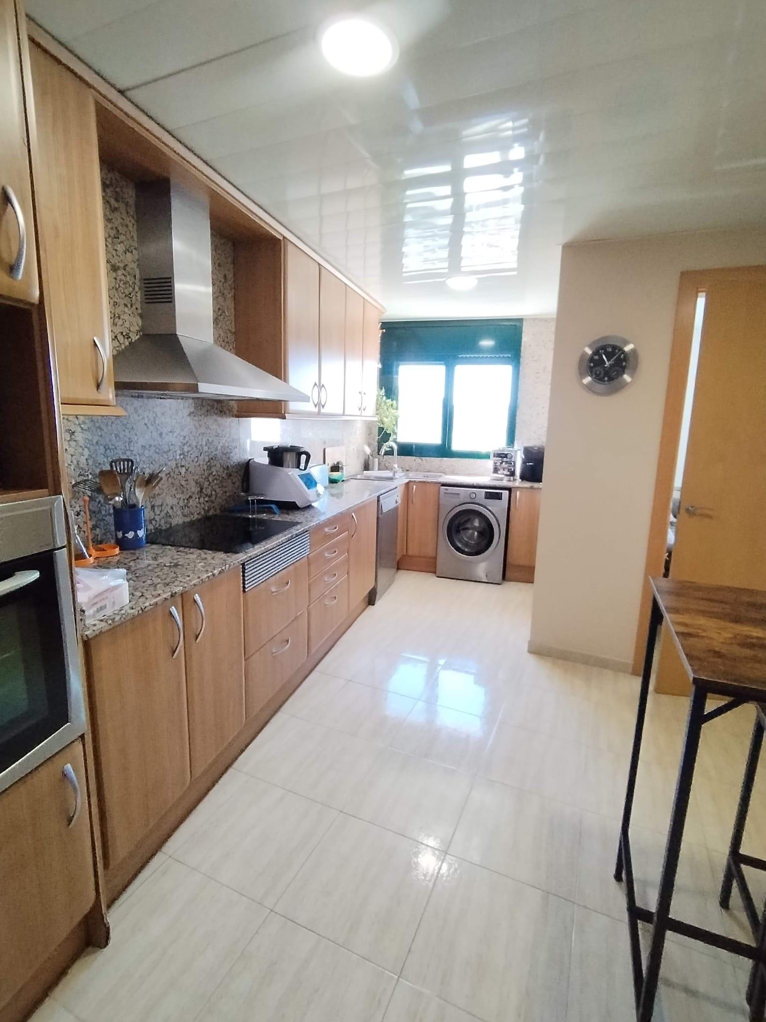 Imagen 3 Casa en venta en Sant Vicenç Dels Horts / Calle   Eivissa